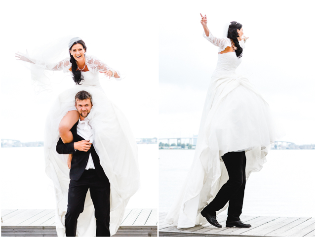 Bräutigam trägt Braut auf den Schultern, Hochzeitspaar am Strand Altefähr hat Spaß - Hochzeitsfotografie in Altefähr - Hochzeitsfotograf_Ruegen_Stralsund
