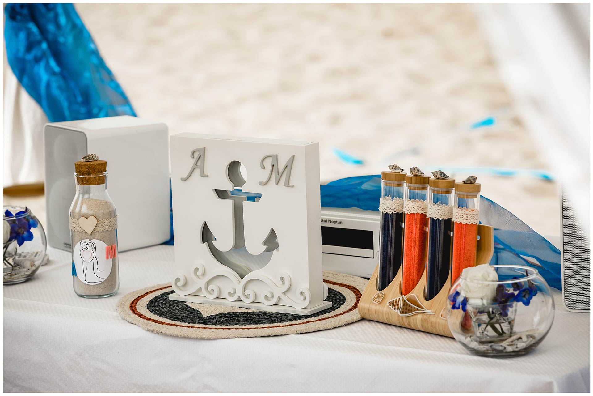 Gefaess-und-Sand-für-Sandzeremonie-Hochzeit-am-Strand-Hochzeitsfotograf-Warnemuende-Hochzeitsfotograf-Rostock-Hochzeitsfotograf-Ostseebad-Warnemuende